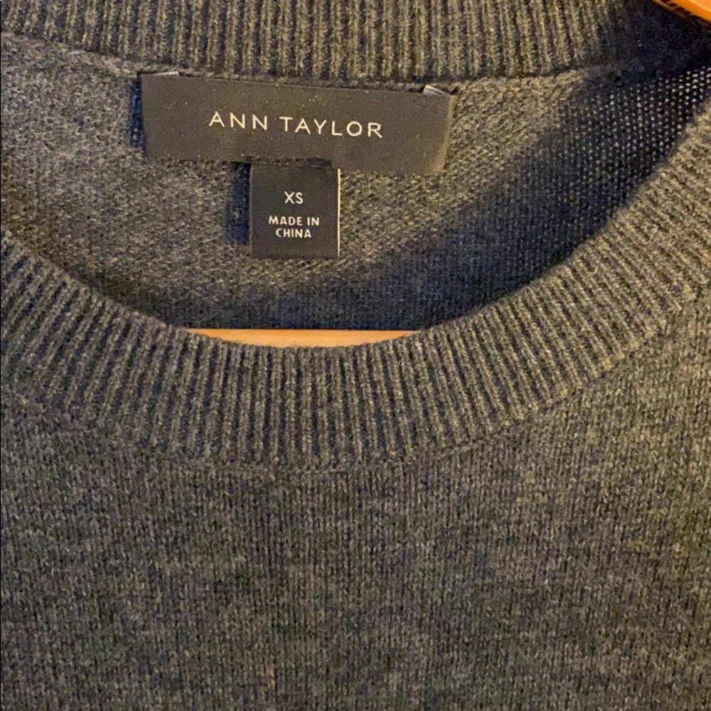 Ann Taylor Sweater - Picture 4 of 5